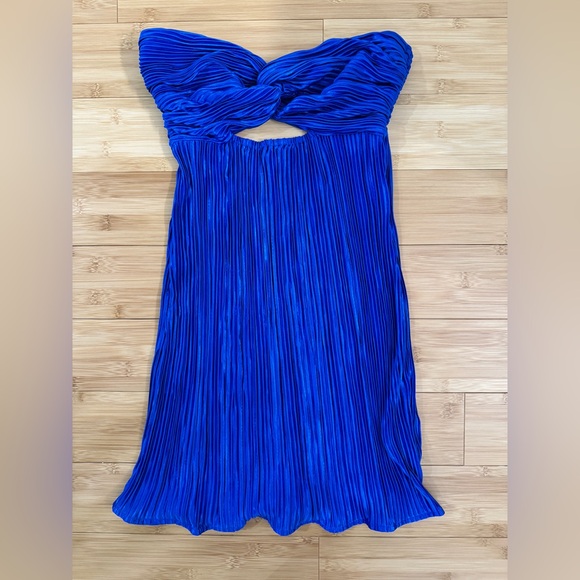 New! HELLO MOLLY LIVING UPTOWN PLISSE STRAPLESS MINI DRESS BLUE - Picture 5 of 10